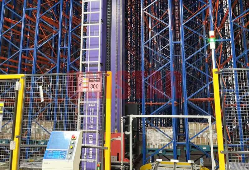 UNISTAR Racking + Daifuku Stacker Crane